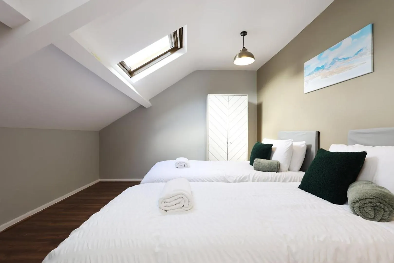 Modern Comfort 4 Bedrooms And Great Location Cardiff