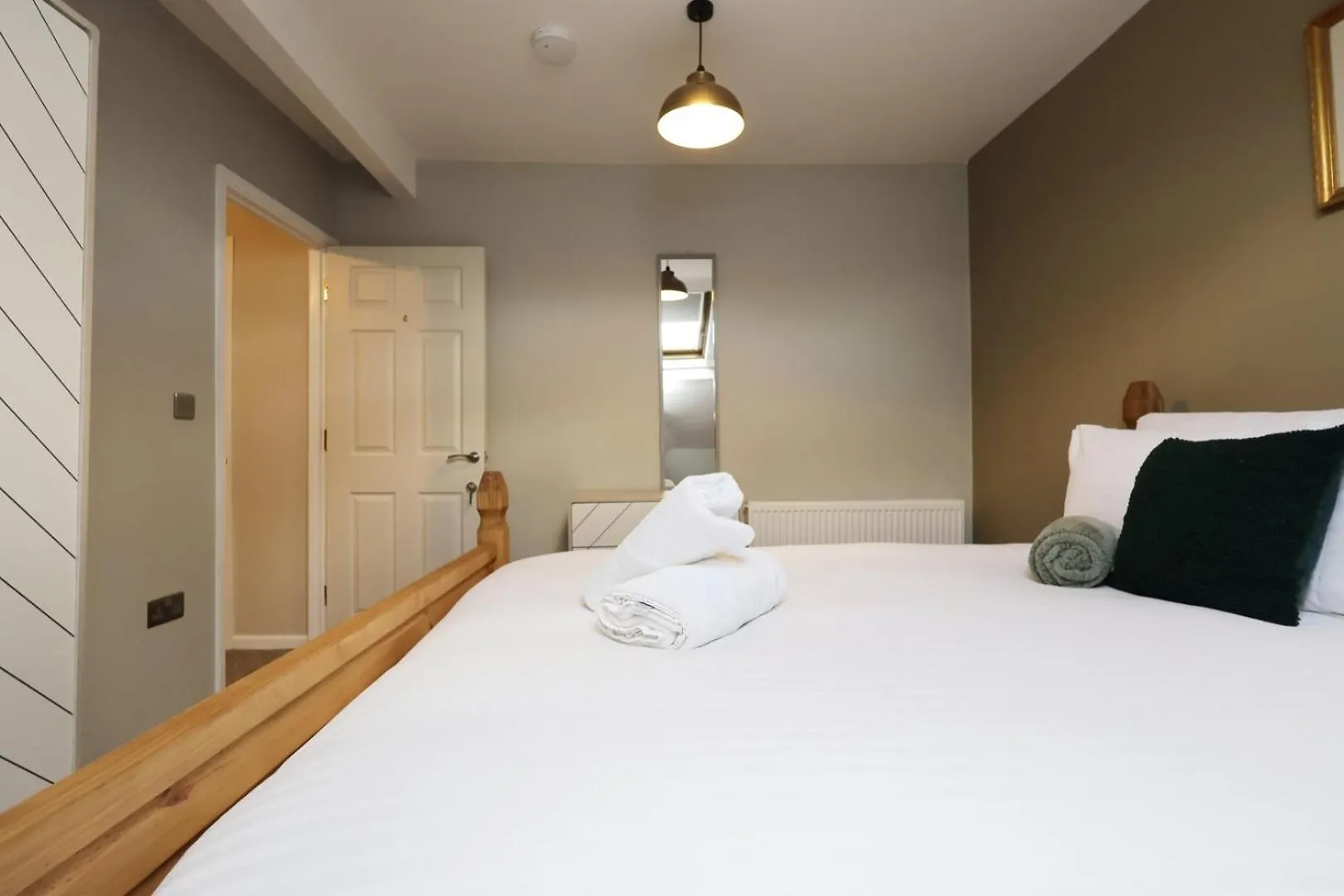 Modern Comfort 4 Bedrooms And Great Location Cardiff 0*,  Regno Unito