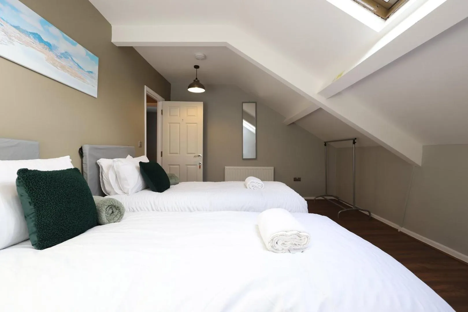 Modern Comfort 4 Bedrooms And Great Location Cardiff Regno Unito