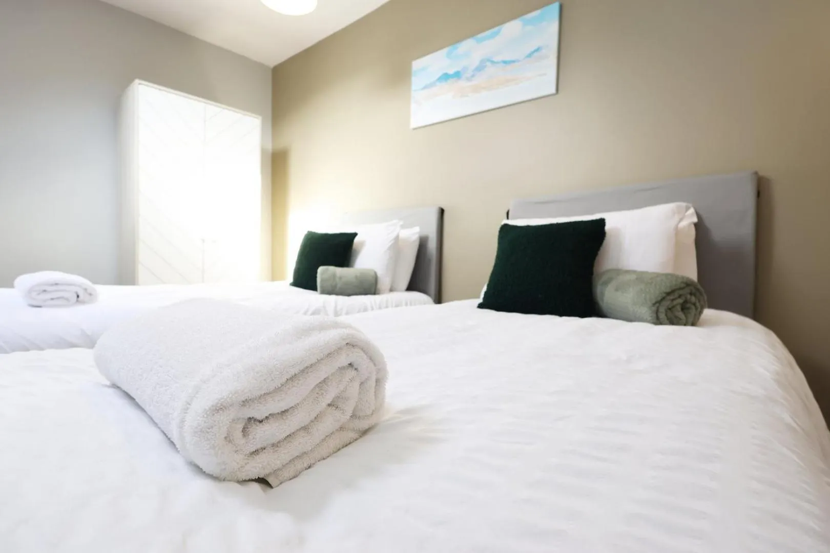 Modern Comfort 4 Bedrooms And Great Location カーディフ 0*,  イギリス