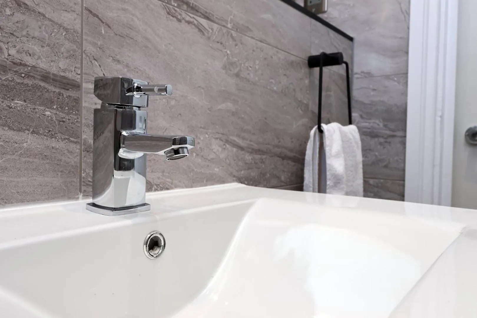 Modern Comfort 4 Bedrooms And Great Location カーディフ 0*,
