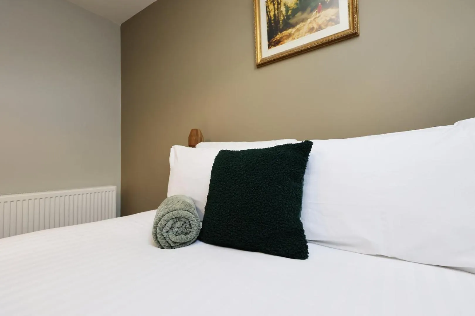 Modern Comfort 4 Bedrooms And Great Location カーディフ イギリス