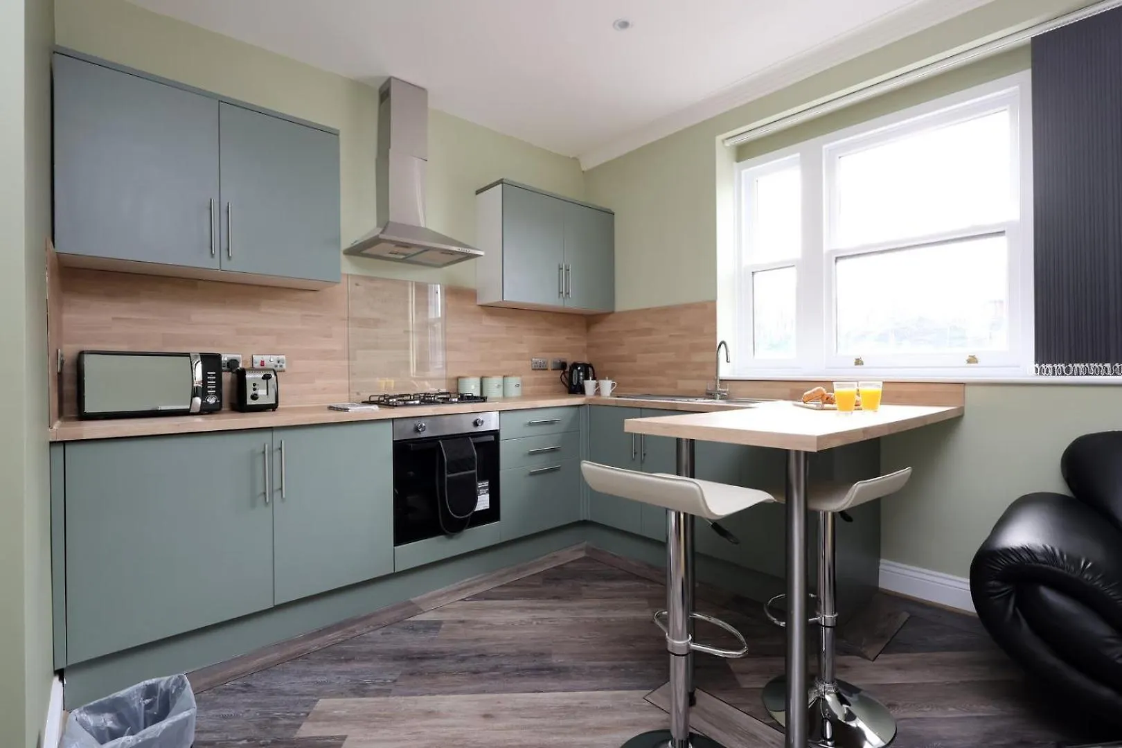 Modern Comfort 4 Bedrooms And Great Location カーディフ イギリス